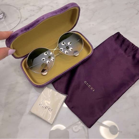 Authentic gold GUCCI blue gradient 
Round Pearl Tip Sunglasses - Picture 3 of 17